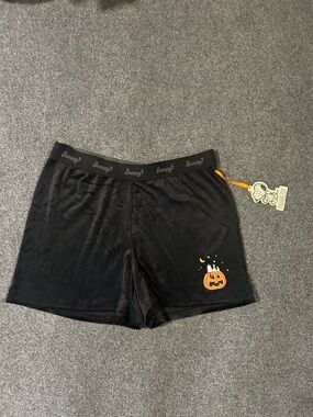 Peanuts Black Halloween Pumpkin Women’s Pajama Shorts
